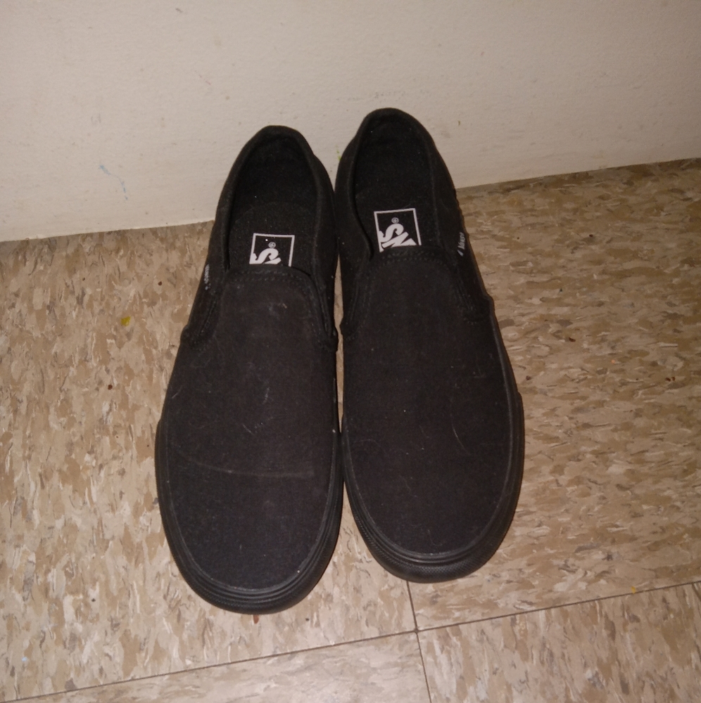 Vans classic slip ons